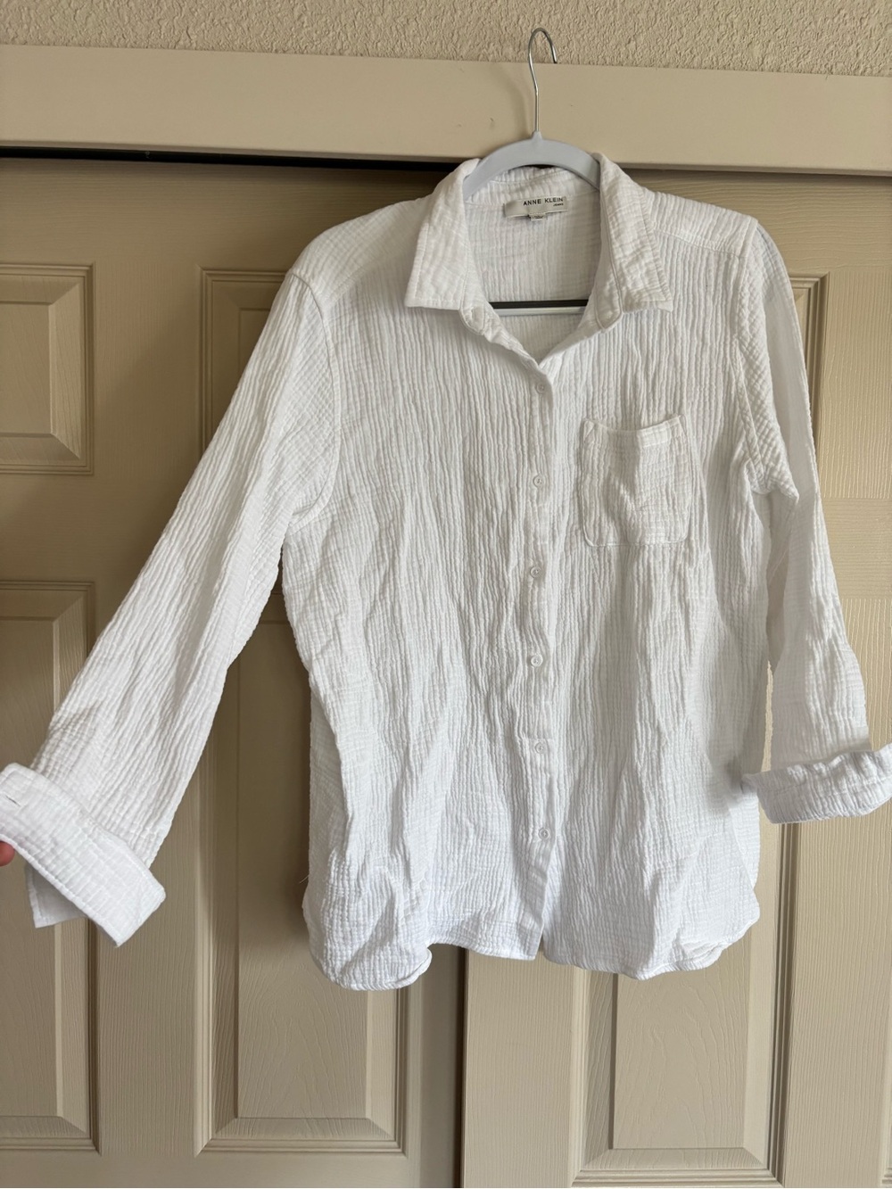Anne Klein White Textured/Wafle Casual Button-Down Shirt
